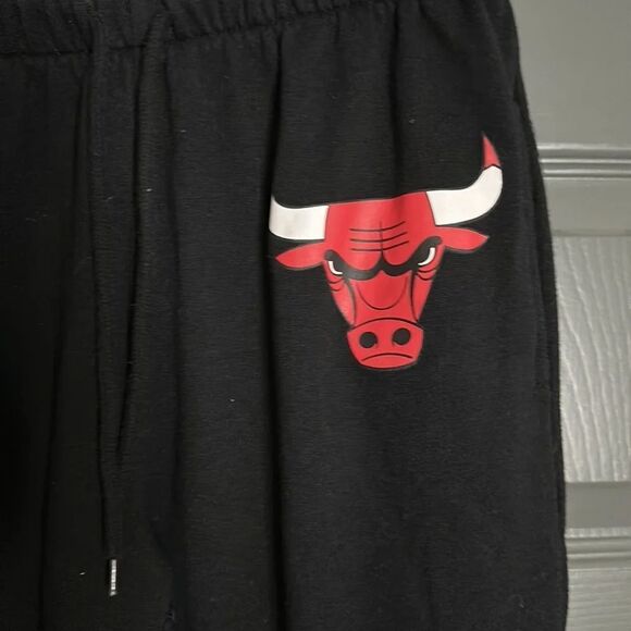 Chicago Bulls Sweatpants - Picture 3 of 4